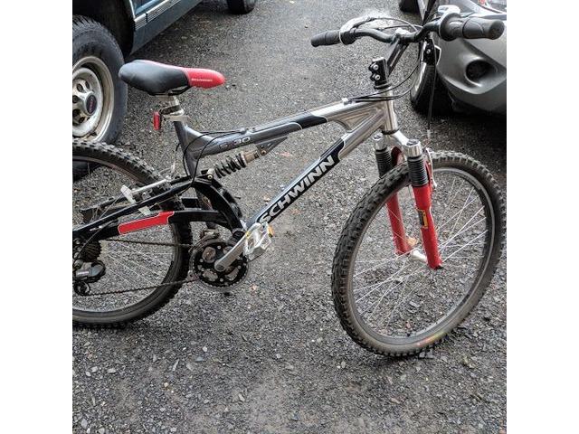 schwinn s30 mountain bike